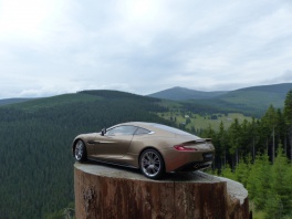 Aston Martin - Vanquish 