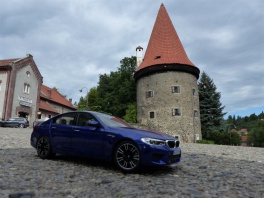 BMW M5 (F90)